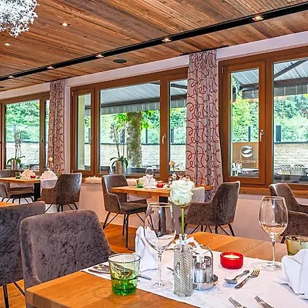Schiederhof 4*